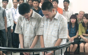 Đi chơi với bạn gái, bị trai làng "phục kích", đánh đến chết