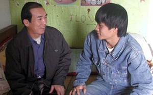 Tuổi thơ Công Vinh cay xè khóe mắt qua lời kể em gái