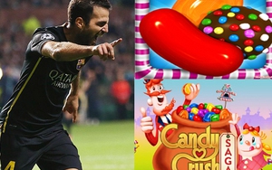 Fabregas bị chụp trộm đang tắm vì mải “luyện” Candy Crush