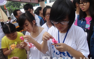 Hàng trăm học sinh Hà Nội đi tìm nghề nghiệp cho mình
