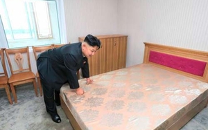 Kim Jong-un tận tay kiểm tra giường đệm cho cán bộ