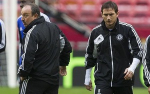 Lampard tranh thủ “nói xấu” Benitez