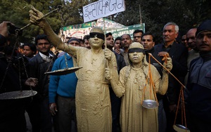 Ấn Độ: Hai nghi phạm hiếp tập thể sẽ bác mọi tội danh