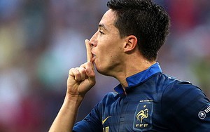 Nasri bị tố ăn mặc như... đàn bà