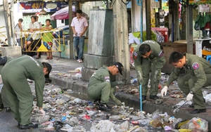 Bom nổ giữa khu mua sắm thủ đô Bangkok