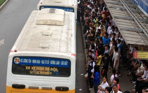 Xe buýt Hà Nội: Khi lái xe không nghĩ mình là... lái xe