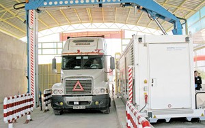 Máy soi container di động đầu tiên