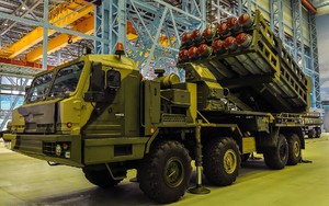 Cận cảnh tên lửa S-400 và ‘người kế nhiệm’ S-300 của Nga