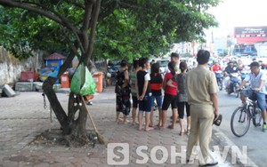 Hà Nội: Hoảng hồn phát hiện thi thể bé trai bên cạnh thùng rác