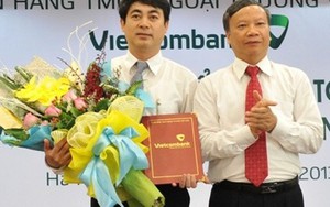 Tổng giám đốc ngân hàng VCB ráo riết gom cổ phiếu