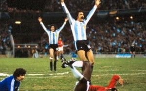 World Cup 1978: Chức vô địch "cúi đầu" của Argentina