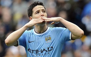 Nasri mắng fan Arsenal "ngu ngốc"