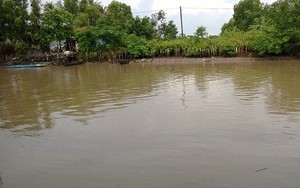 Cà Mau: Bất ngờ nhảy sông tự tử trên đường đi bán vé số