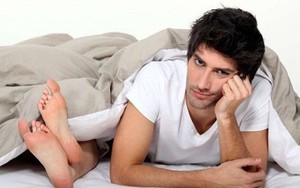 Vì sao nam giới tuyệt đối không được đi tiểu sau khi "yêu"?