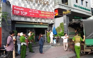 Đột kích quán karaoke ở Sài Gòn, nhiều thanh niên đang hò hét