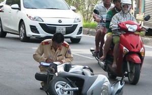 Một phụ nữ tố cáo bị trung tá công an đạp ngã xe