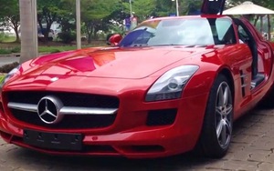 Siêu xe "cửa cánh chim" Mercedes-Benz SLS AMG 2014 đã về Việt Nam