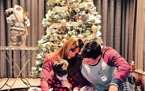 Bạn gái Messi khoe ảnh Giáng sinh lung linh ấm áp
