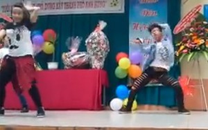 Xôn xao clip học sinh cấp 2 nhảy sexy trong lễ khai giảng