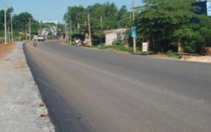Trên đường đến trường, nữ sinh bị rạch mông