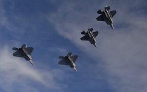 [ẢNH] F-22 và F-35 “song kiếm hợp bích”: Trung Quốc sẽ phải giật mình