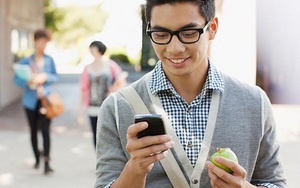 Sinh viên hiện đại "bỏ ăn bỏ ngủ" vì smartphone