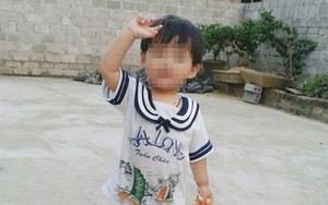 Uẩn ức cái chết bé gái sau một giờ nhập viện