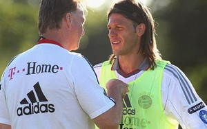 Học trò cũ chê Van Gaal "bốc mùi"