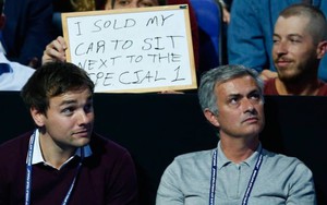 CĐV bán xe hơi để được ngồi bên Mourinho