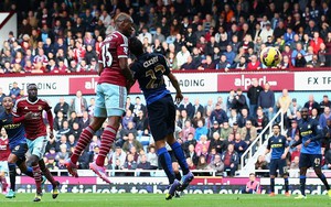 Quật ngã ĐKVĐ Man City, West Ham tạo địa chấn ở Upton Park