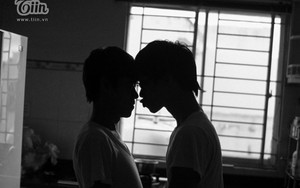 Cặp đôi đồng tính Việt tung ảnh dễ thương kỉ niệm 4 năm yêu
