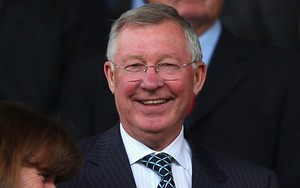 Sir Alex cười "phớ lớ", fan ngất ngây ở Old Trafford