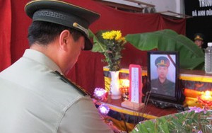 Biên phòng TQ viếng chiến sỹ Việt Nam hy sinh ở Bắc Phong Sinh