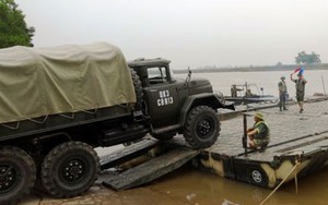 Xem Bộ đội Công binh Việt Nam huấn luyện vượt sông
