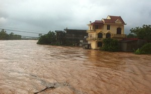 Thị trấn Đầm Hà chìm trong biển nước