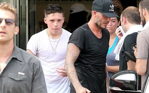 Chăm tập gym, cậu cả nhà Beckham ngày càng nam tính