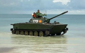 Quân đội Việt Nam tự sửa các loại xe thiết giáp