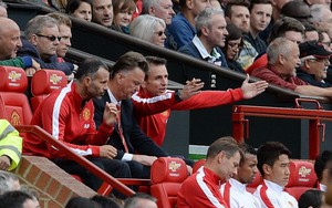 M.U nhận thất bại đau đớn trước Swansea ngay ở Old Trafford