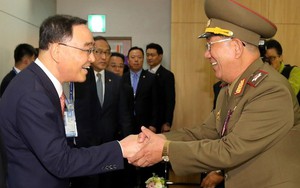 Vừa "tay bắt mặt mừng", Triều Tiên - Hàn Quốc lại bắn nhau