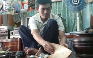 Anh thợ sửa sọt chịu chơi, chi cả trăm triệu mua đồ cổ ở Sài Gòn