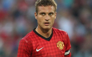 Huyền thoại Arsenal "chọc" chuyện Man United, chê Vidic vong ân