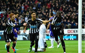 Hạ Chelsea, Newcastle cứu cả Premier League