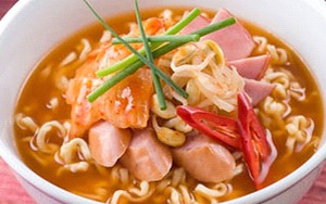 Hại gan, béo phì, ung thư chỉ là 3/7 lý do không nên ăn mì gói