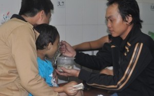 Cha ruột bé Ngân: Mẹ cháu từng doạ thuê giang hồ giết tôi...