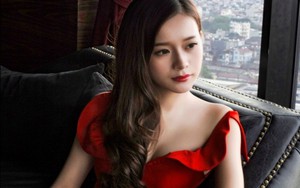 Nhan sắc xinh đẹp của "hot girl nửa tỷ đồng" gây sốt