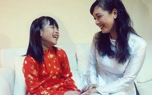 Chiều Xuân đưa con gái đi giao lưu cùng fan