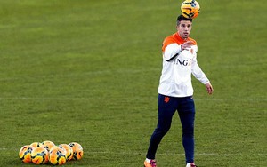 Trổ tài “đỉnh”, Persie khiến David Moyes sướng rơn
