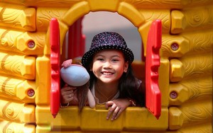 Cô bé người Việt có MV đạt gần 50 triệu lượt view trên Youtube