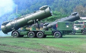 Cận cảnh tổ hợp tên lửa chiến lược REDUT-M Việt Nam