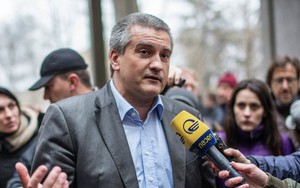 Ukraine lệnh bắt Thủ tướng, Chủ tịch Quốc hội Crimea